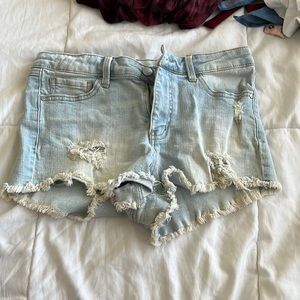 Mid waisted white wash shorts
